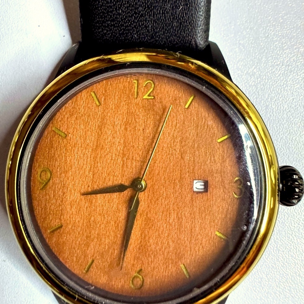 New Stylish black and gold watch - rare find